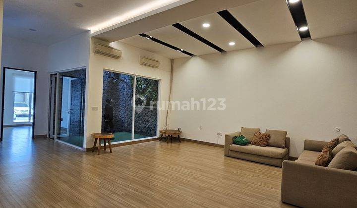 Rumah mewah semi furnish siap huni di Alam Sutera Onyx 1