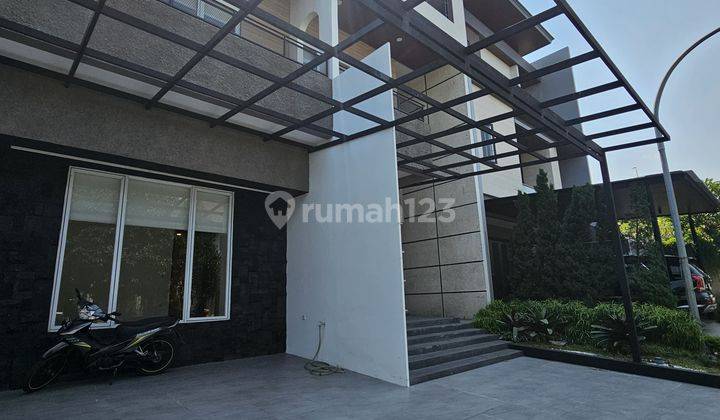 Rumah mewah semi furnish siap huni di Alam Sutera Onyx 2