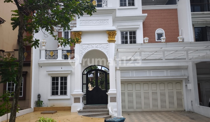 Jual Rumah di Gading Serpong Bellano, Depan Taman, Siap Huni