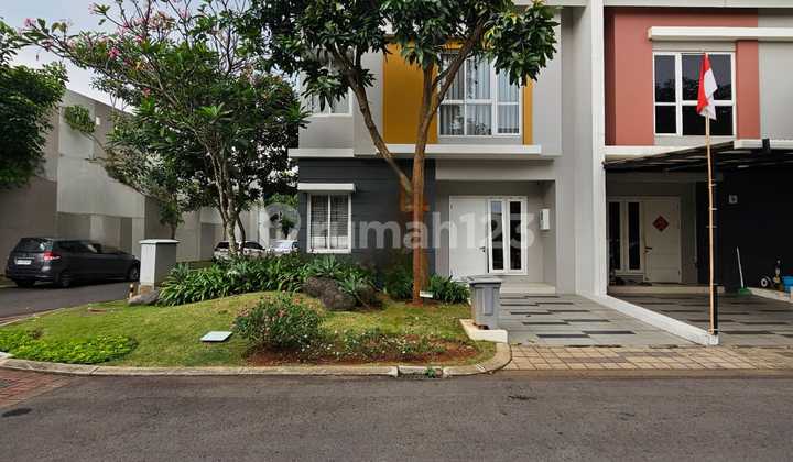Selling House in Gading Serpong Martinez Summarecon, Corner Lot Ready to Occupy