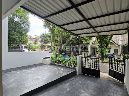 For Sale in BSD Giriloka 1, New Independent Design House, Close to School 2