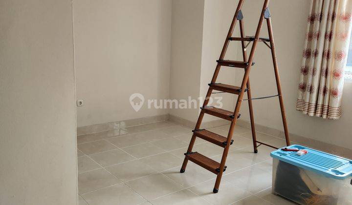 Disewakan Rumah 2 Lantai di Bsd Selatan Bagus 6