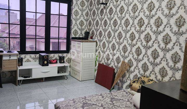 Rumah di Gading serpong 3 Lantai SHM Baru Utara 1