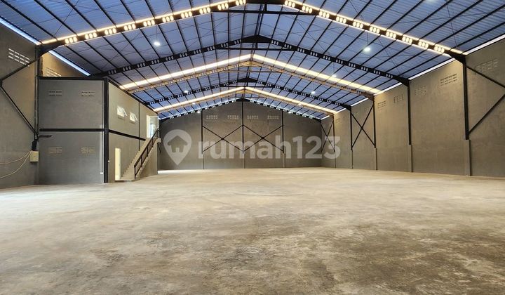 Warehouse in Sepatan 1950 m2 New HGB