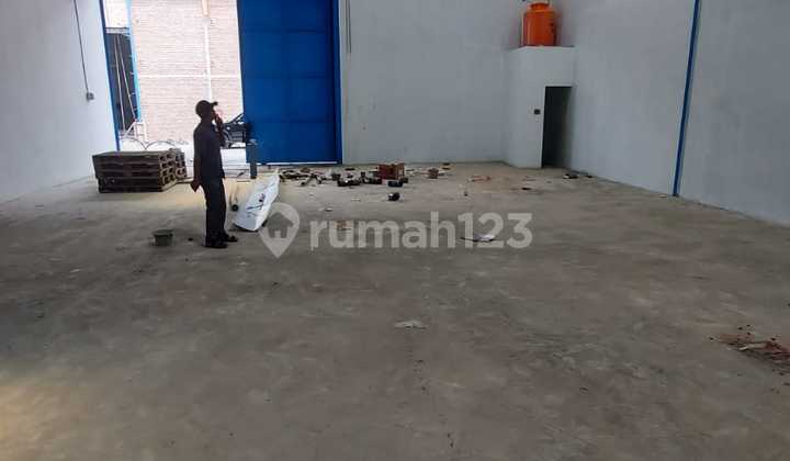 Warehouse for Rent in Daan Mogot, Ready to Use 288m2, Good Condition, Flood-Free