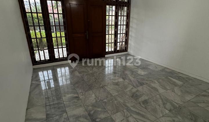 House for Rent with Private Pool in Cipete 2