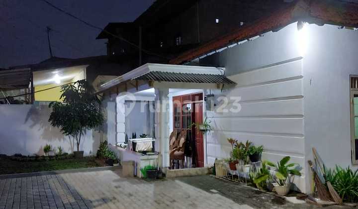 Rumah Lama Tapi Terawat Di Pasar Minggu