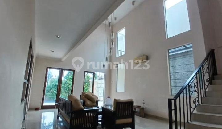 Disewakan / Jual Rumah Bagus Area Kemang Barat Jakarta Selatan Disewakan / Jual Rumah Bagus Area Kemang Barat Jakarta Selatan