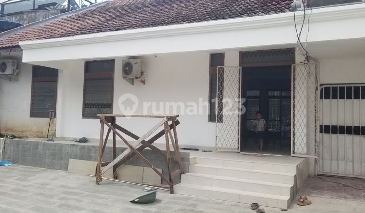 Rumah Sewa Area Kebayoran Baru 2