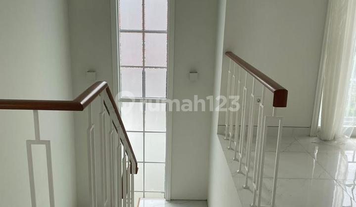 Townhouse Bagus Di Kebayoran Baru 2