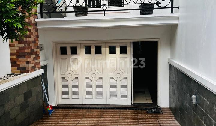 Luxury House for Rent for Office / Residence on the side of Tebet Main Road, Large Street, Spacious Parking, Near Sports Park in Tebet Pancoran, South Jakarta 2