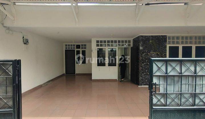 Disewakan Rumah Siap Huni, Jalan 1 Mobil Di Tebet Timur, Jakarta Selatan 1