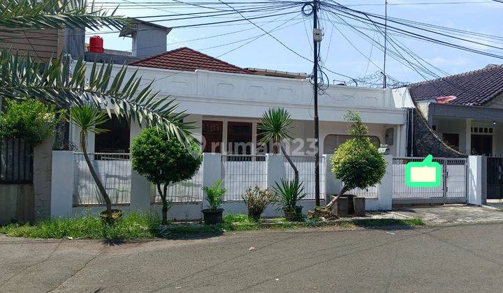 Disewakan rumah jalan 2 mobil lebar di TEBET UTARA cocok untuk rumah atau kantor 1