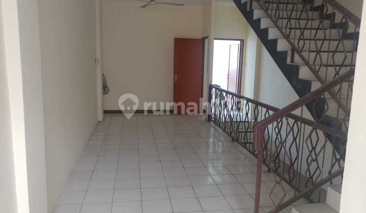 For Rent: 3.5 LTI Shop House on the Side of Margonda Raya Road, Depok, Near UI Jakarta Campus 2