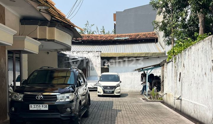 Rumah Lama Bekaa Pabrik Jl Latumenten Grogol 1