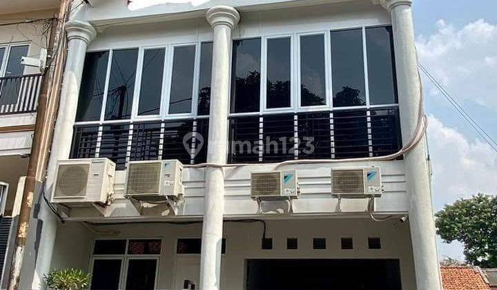 Rumah di jadikan kantor lokasi strategis Jl Durian jagakarsa 1