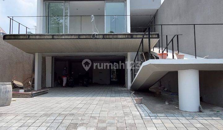 Rumah baru tahap finishing dalam komplek Ampera kemang 1