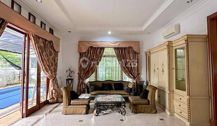 Rumah full renovasi tempat elite dekat senayan city  2