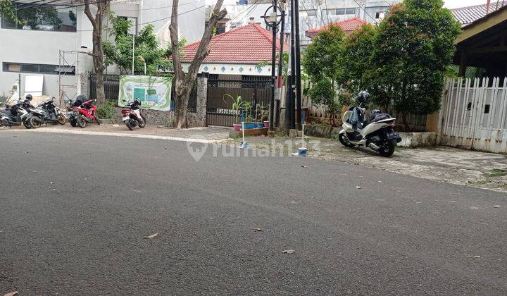 Rumah lama hitung tanah lokasi bagus senopati area 2