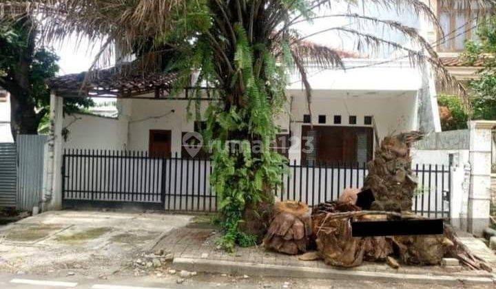 Rumah lama layak huni lokasi dekat ITC cempaka putih 1