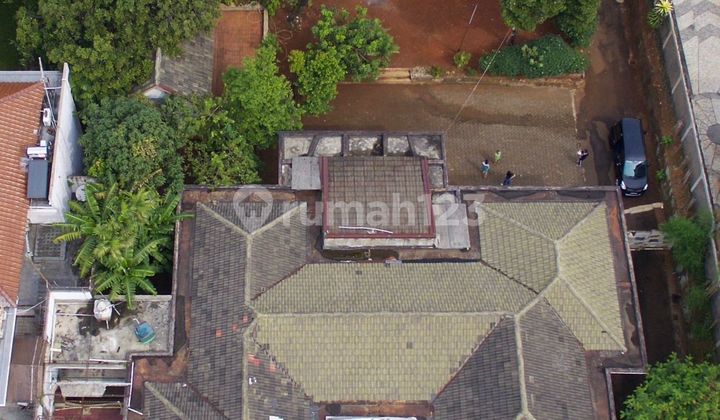 Rumah lama hitung tanah di jalan utama Pejaten raya 2