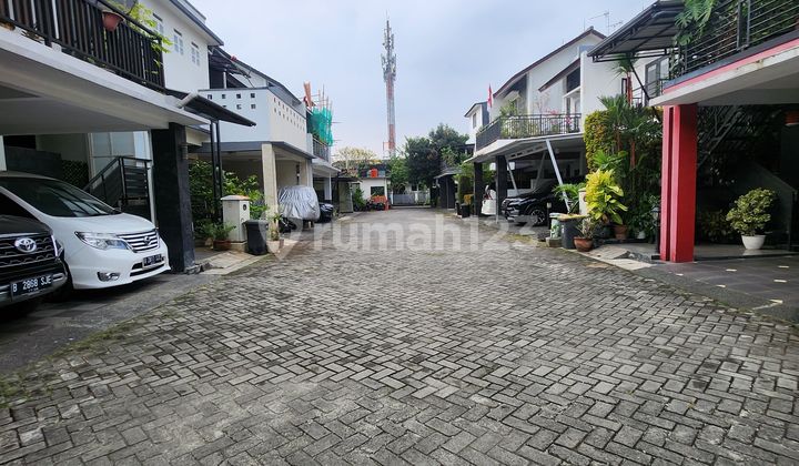 Strategic Location Townhouse in Tanah Kusir Near Gandaria City 2