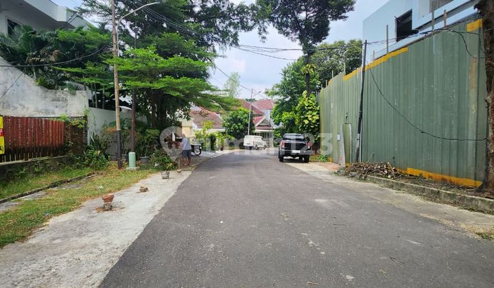 Old House in Kebayoran Baru Land Complex 2