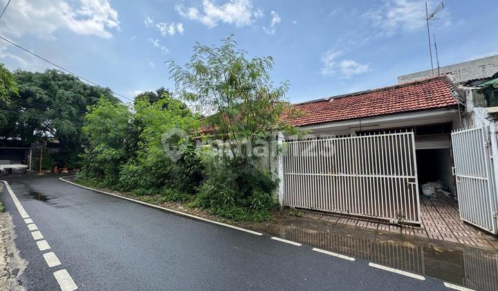 Rumah Lama Bangka Kemang Bebas Banjir Lingkungan Nyaman 1