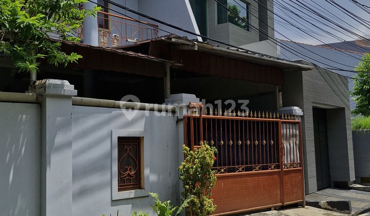 Rumah Dalam Komplek Bendungan Hilir Jakarta Pusat