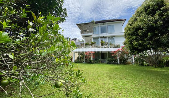 Rumah Mewah Cantik di Komplek Elite Dago Rumah Mewah Cantik di Komplek Elite Dago