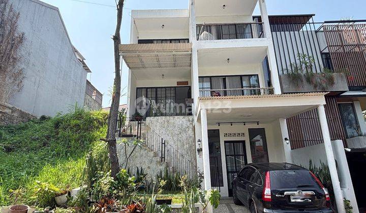 Rumah Mewah Plus Swimming Pool di Dago Resort 1