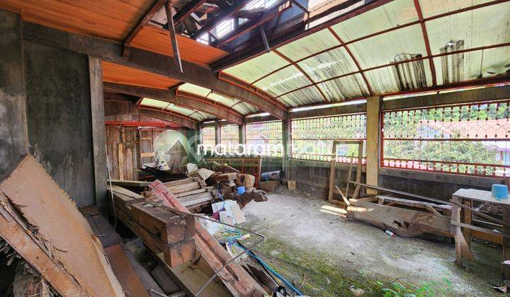 Ruang Usaha Luas di Sayap Dago 9