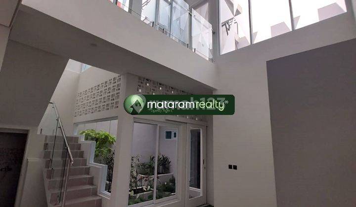 Rumah Lux Minimalis di Dago Atas 2