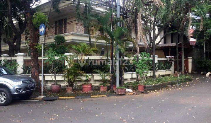 Rumah Hoek Cantik Terawat di Pangpol Jakarta Selatan 2