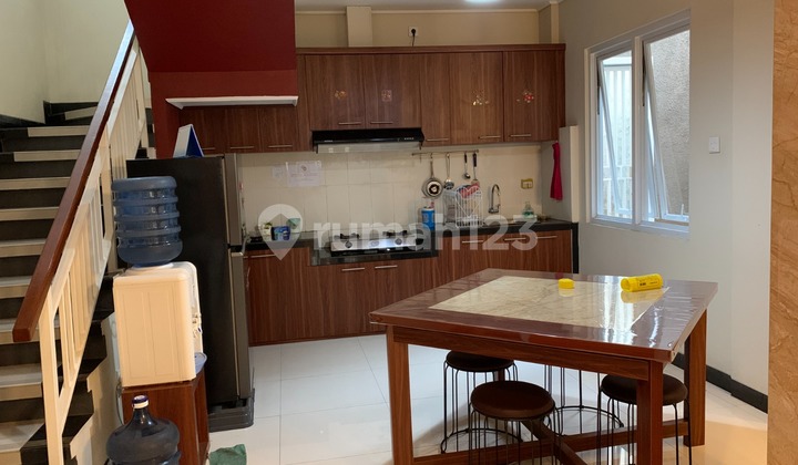 Rumah Cantik Full Furnished Tengah Kota 2