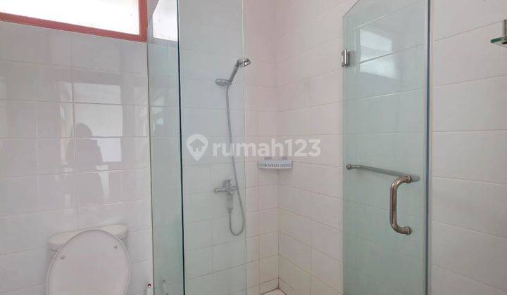 Rumah Besar Full Furnish Dekat PVJ 2
