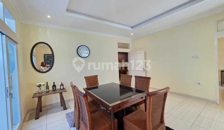 Sewa Rumah, Menawarkan Kenyamanan Full Furnised Tengah Kota