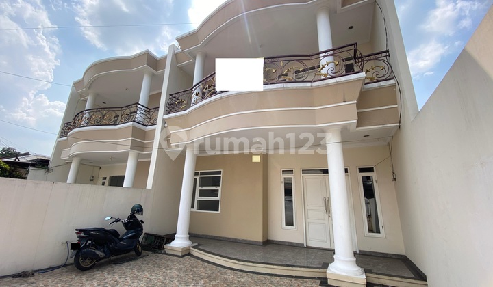 Rumah Mewah Pinggir Jalan Tengah Kota Cocok Untuk Usaha Rumah Mewah Pinggir Jalan Tengah Kota Cocok Untuk Usaha