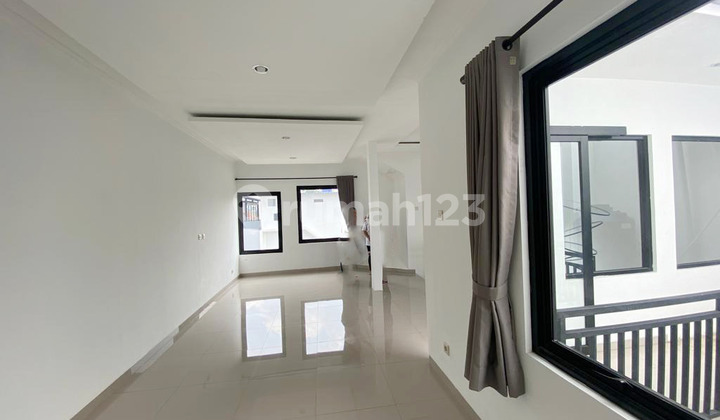 Rumah Baru di Setiabudi Regency Cocok Untuk Pasangan Baru 2