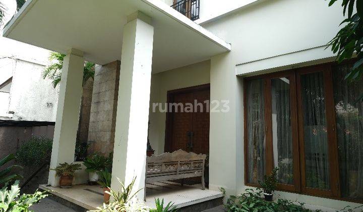 Rumah Bagus SHM di Jl Lamandau Iii Swimmingpool, Jakarta Selatan 1