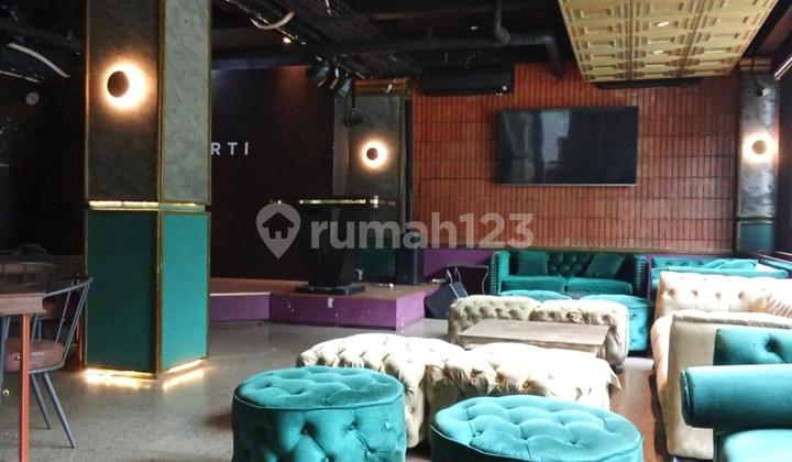 Gedung cocok untuk usaha di Senopati, Jakarta Selatan Gedung cocok untuk usaha di Senopati, Jakarta Selatan