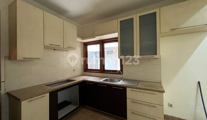 Old house with land included in Tirtayasa Senopati, South Jakarta. 2