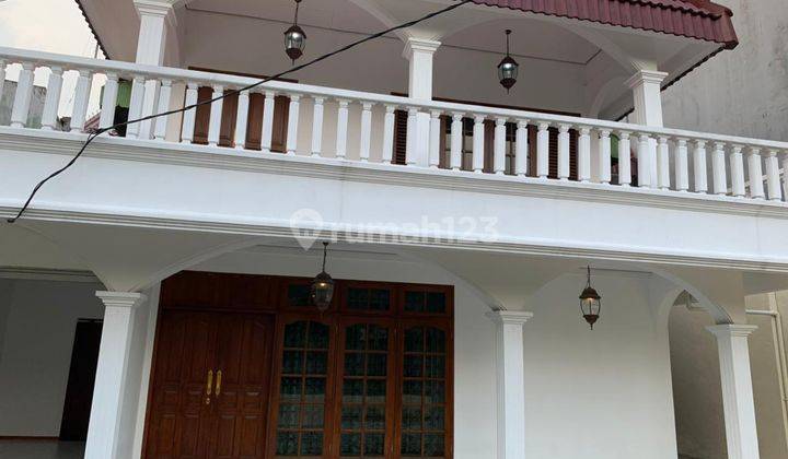 Rumah Kontrakan Bagus Semi Furnished SHM Blok M, Jakarta Selatan 1