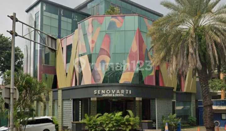 Three-story Business Space in Senopati, South Jakarta