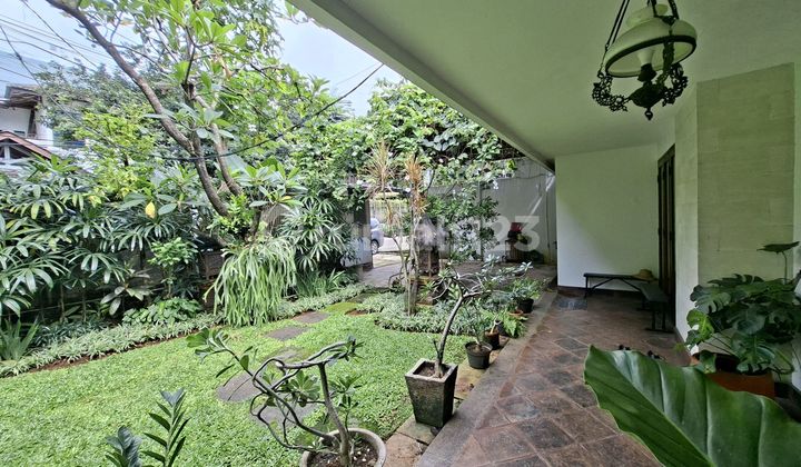 Rumah untuk Tempat Tinggal Furnished Ada Garden Senopati