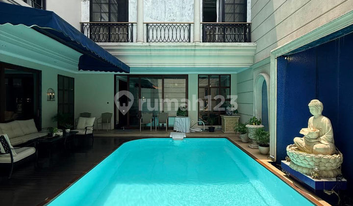 Luxury House Classic Modern Design Ready in Cempaka Putih.