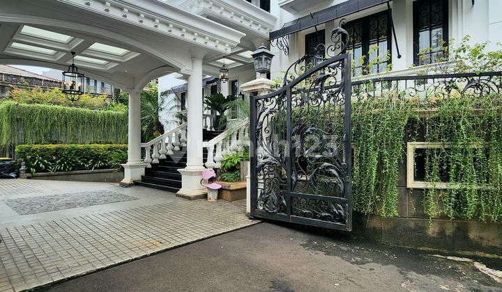 Rumah Mewah Design Classik Full Furnished Siap Huni Di Kemang