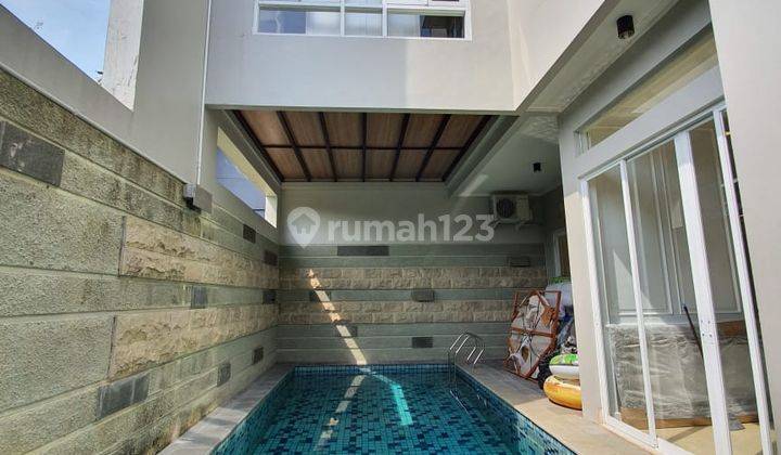 Rumah cantik design modern private pool dalam town house di kemang 1