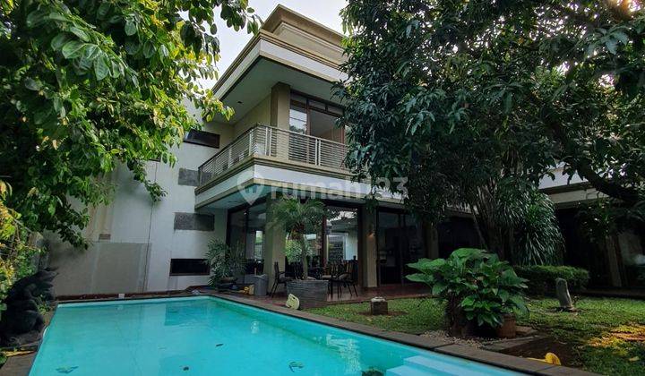 Rumah Mewah halaman luas private pool prime area di permata hijau 1