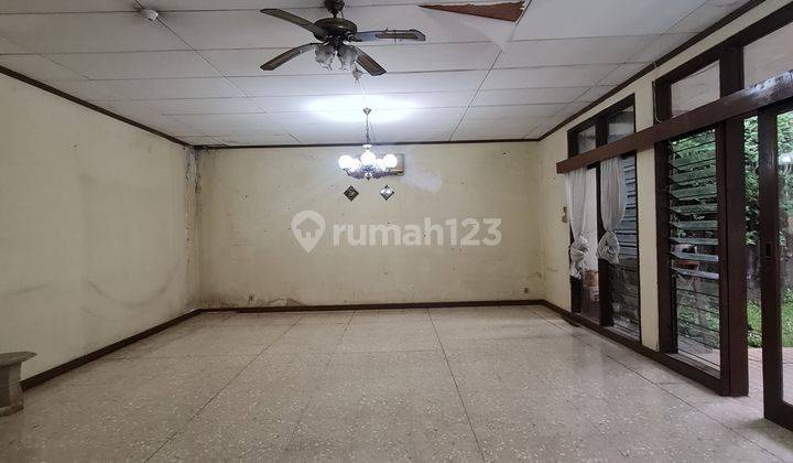 Rumah lama hitung tanah dalam komplek.bwh NJOP di kapten tendean 19